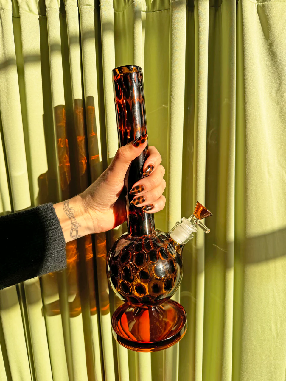 XL Tortoise Shell Bong - Image 3